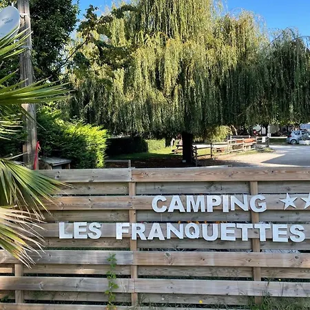 Tente Spacieuse Animaux Admis - 6 Pers. - Api-1-52-2538 * Grayan-et-l'Hopital