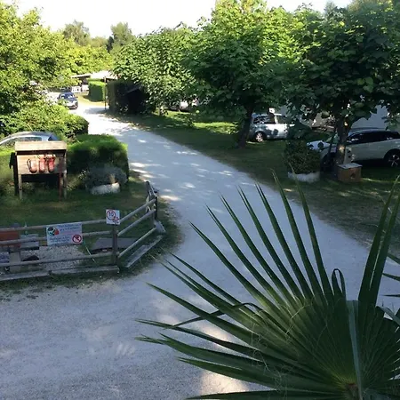 Tente Spacieuse Animaux Admis - 6 Pers. - Api-1-52-2538 *